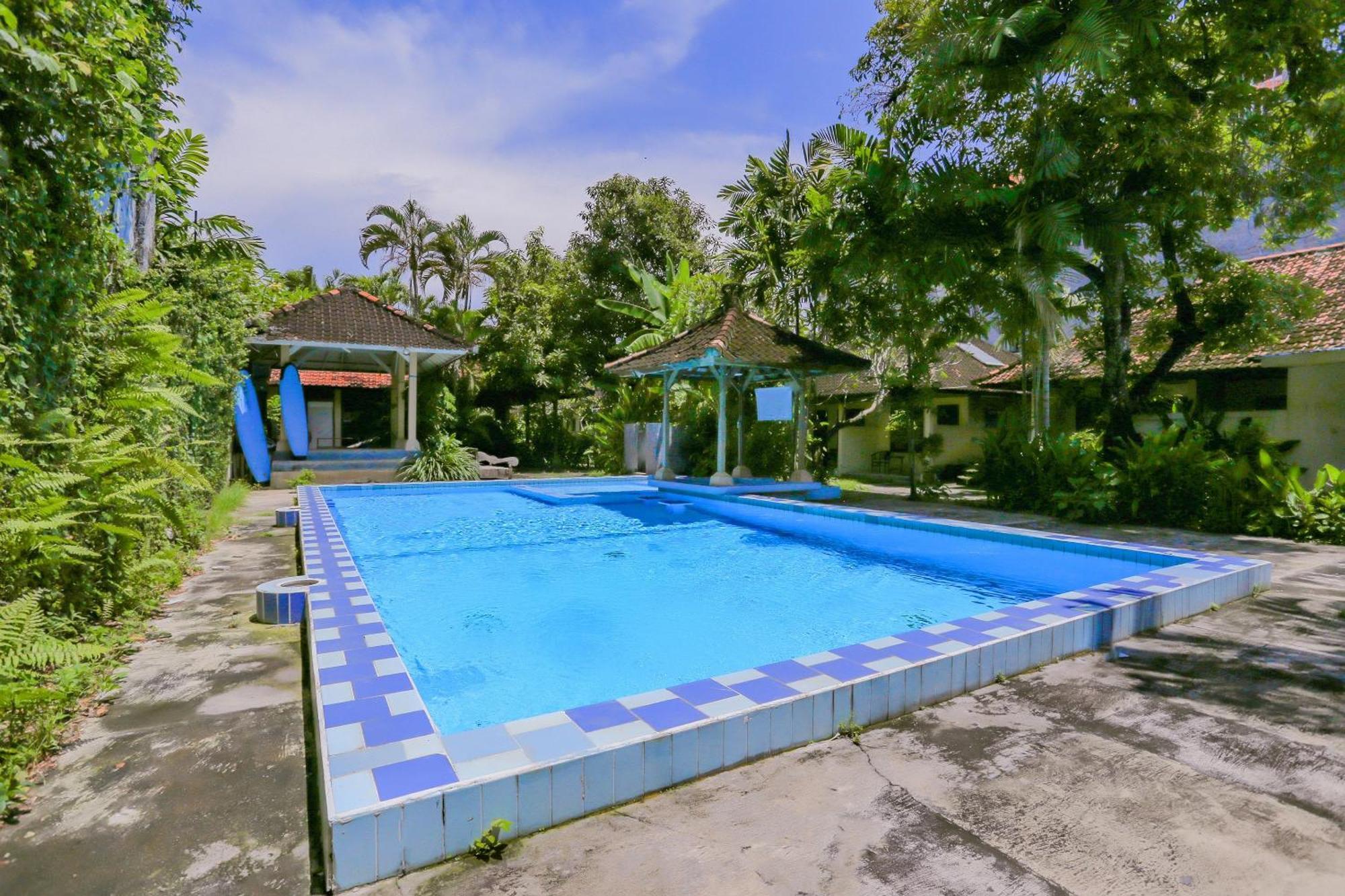 Oyo 4012 Ari Beach Inn Kuta Lombok Exterior foto